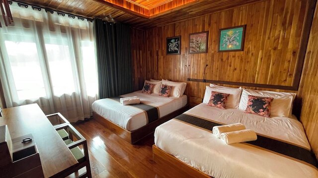 ザ フローティング レイク ハウス