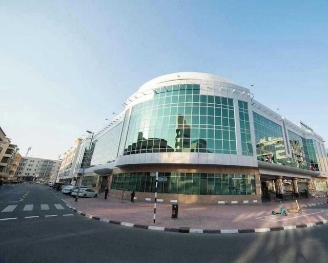 サンデー ホテル ホリデー インターナショナル ドバイ