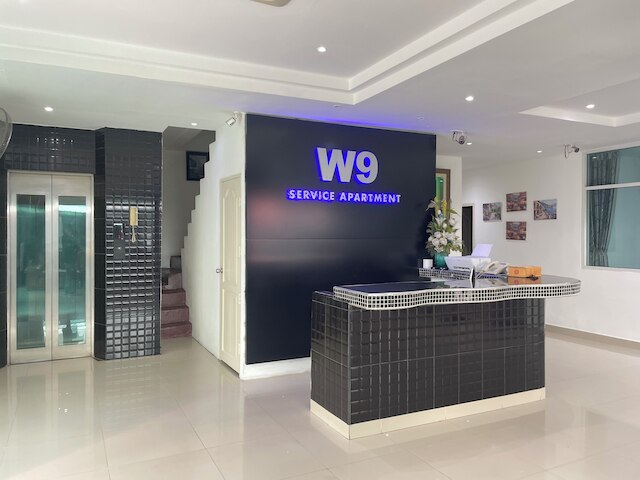 W-9 ホテル