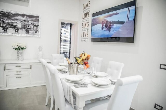 セントラル ラグジュアリー アパートメント