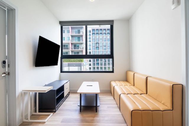 ウィズ スペーシャス モダン 3ベッドルーム イン ウィンウッド