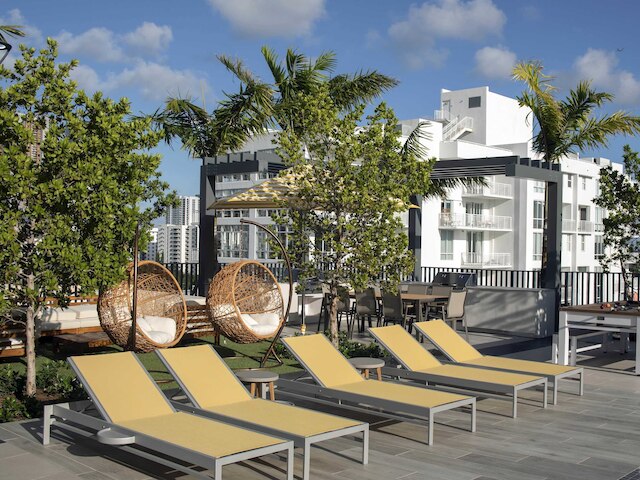 ウィズ アメイジング 1ベッドルーム イン ウィンウッド