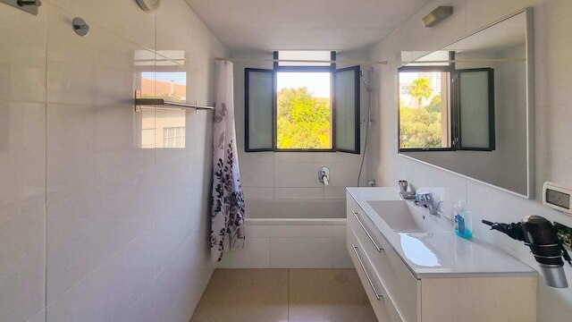 ニツァナ カシミール イン テルアビブ-ヤフォ