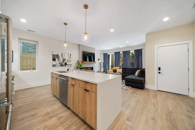 ニュー トゥー ベッド コンド by ユナイテッドセンター ウィズ バルコニー