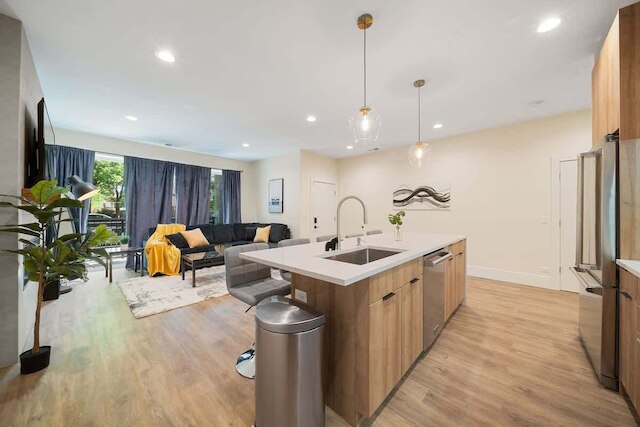 ニュー トゥー ベッド コンド by ユナイテッドセンター ウィズ バルコニー