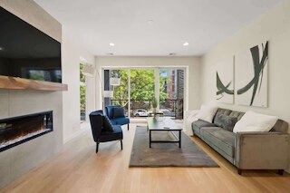 ニュー 3 ベッド by ユナイテッドセンター ウィズ パーキング バルコニー