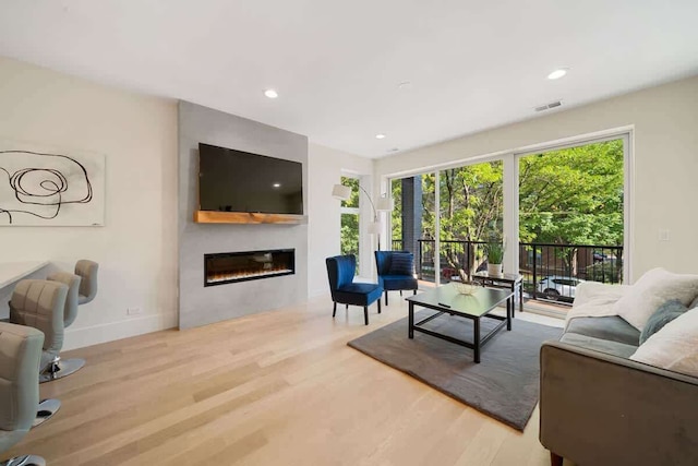 ニュー 3 ベッド by ユナイテッドセンター ウィズ パーキング バルコニー