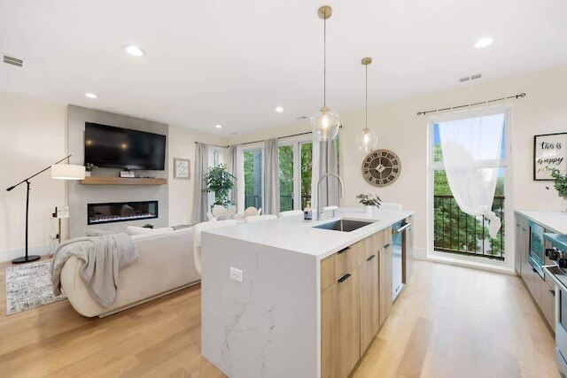 ニュー ブライト コンド スリーピング 8 by ユナイテッドセンター