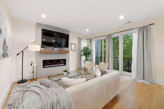 ニュー ブライト コンド スリーピング 8 by ユナイテッドセンター