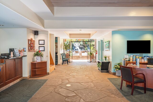 Petite Retreat at Kahana Falls