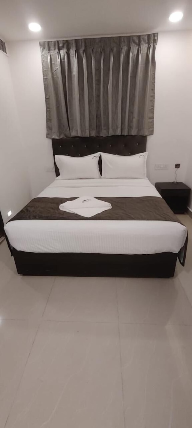 ファイブ ストーンズ by アース ホテル エッカトゥタンガル グインディ