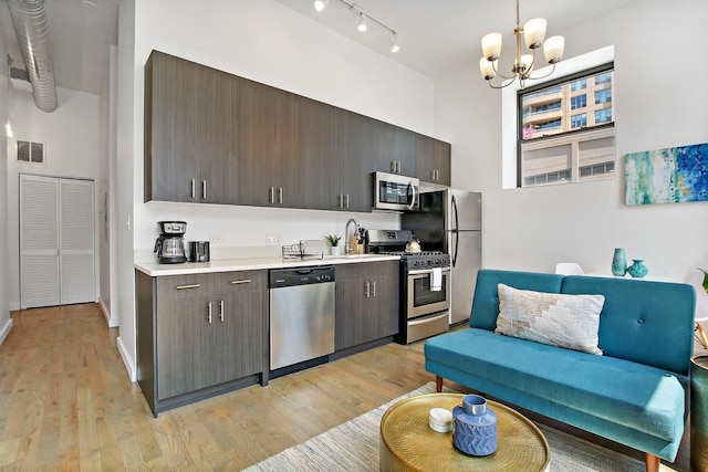 ラグジュアリー 1 ベッドルーム アパートメント - レイク 204 レップ