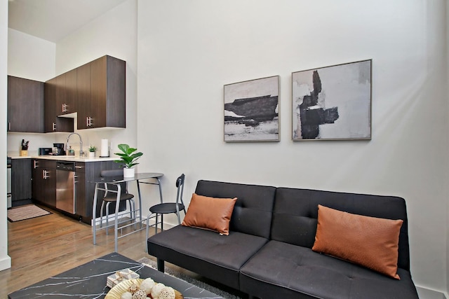 1 ベッドルーム リビング - レイク 206 レップ