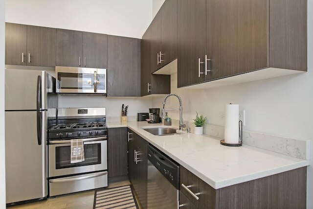 1 ベッドルーム リビング - レイク 206 レップ