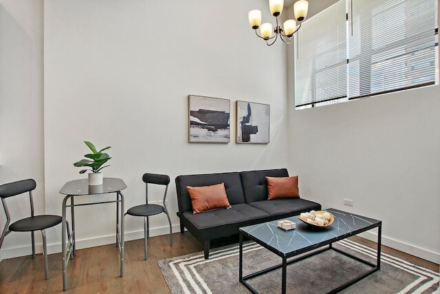 1 ベッドルーム リビング - レイク 206 レップ