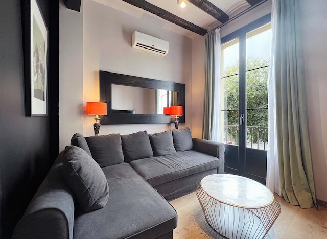 ステイ ユニーク アパートメンツ エスト