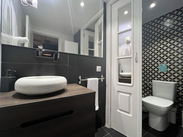 ステイ ユニーク アパートメンツ エスト