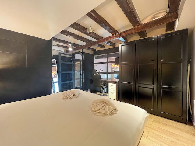 ステイ ユニーク アパートメンツ エスト