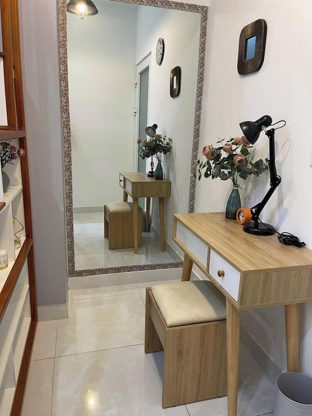 ルナ ホームステイ ブイビエンストリート クアン 1