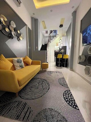 ルナ ホームステイ ブイビエンストリート クアン 1