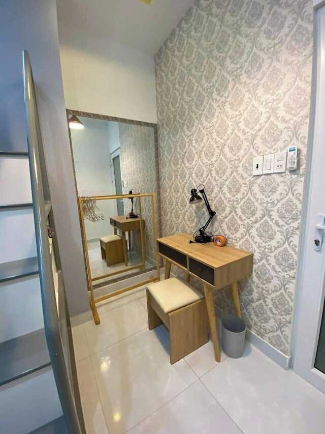 ルナ ホームステイ ブイビエンストリート クアン 1