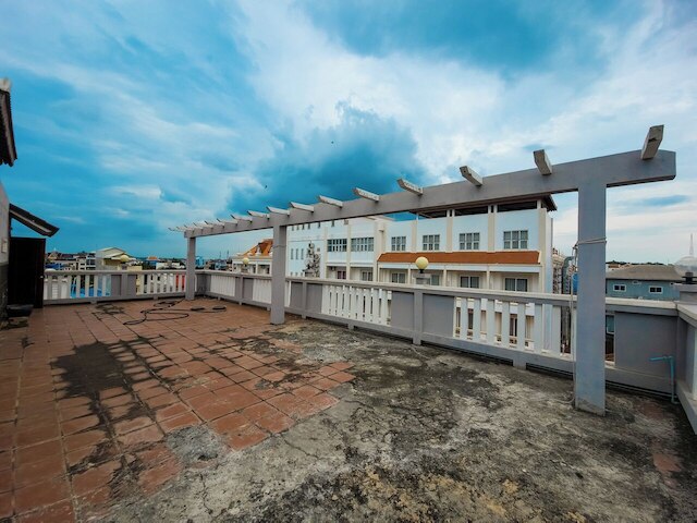 サット チャムロウン レジデンス