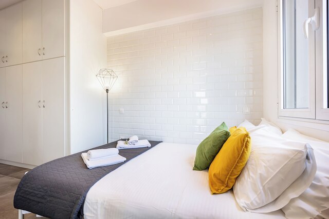 シック スタジオ イン ガジ ウォーク トゥ アクロポリス