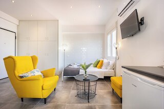 シック スタジオ イン ガジ ウォーク トゥ アクロポリス