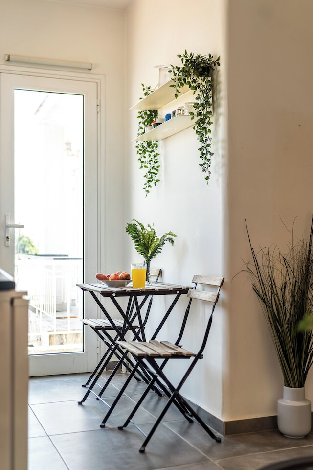 シック スタジオ イン ガジ ウォーク トゥ アクロポリス