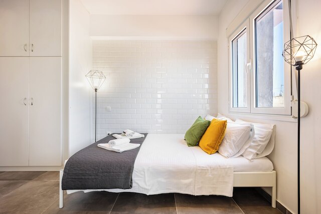 シック スタジオ イン ガジ ウォーク トゥ アクロポリス