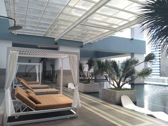 ツイン ギャラクシー ミニマリスト スタジオ 2-4パックス CIQ JB タウン