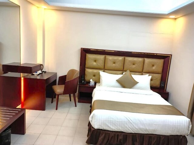 ツーリスター Bd Ltd