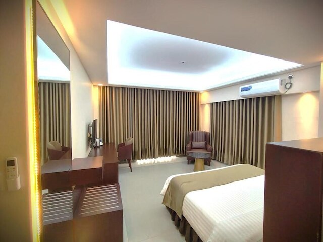 ツーリスター Bd Ltd