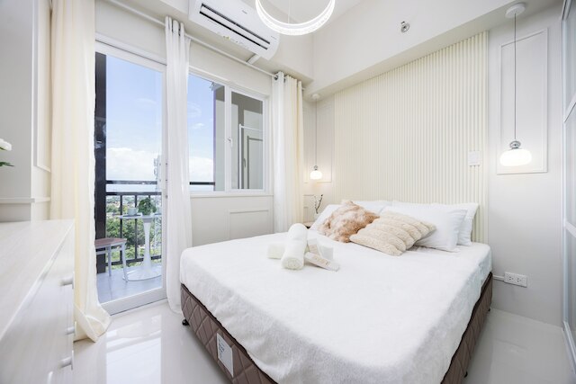 シック スタジオ ウィズ バルコニー & シティ ビュー ニア エアポート