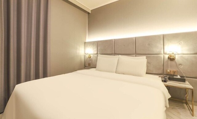 Signature Denbasta Hotel