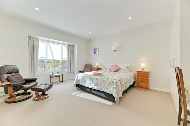 セント ジョセフズ バイ ザ シー