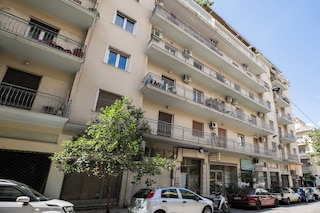 アッティカ - キャプティベイティング 2 ベッドルーム アパートメント & バルコニー イン アテネ