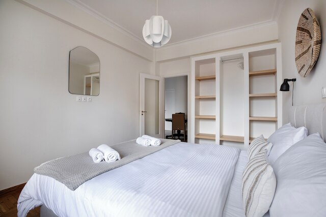 アッティカ - キャプティベイティング 2 ベッドルーム アパートメント & バルコニー イン アテネ