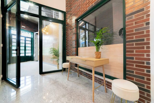 オーロラ ステイズ バイ チャーミング