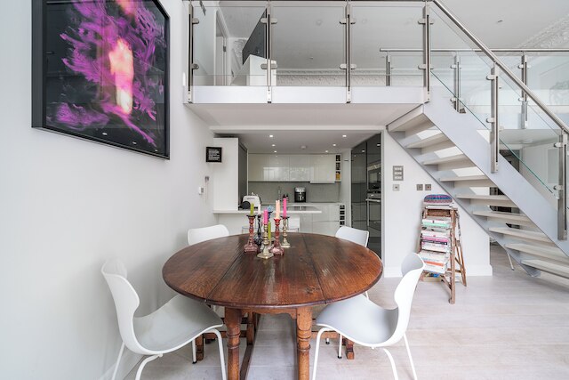 ジョイビー サウス ケンジントン ピエダテール