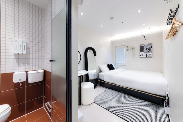 Slow On Hostel Hongdae