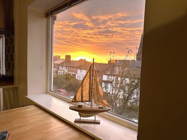 ブライト シーサイド アパートメント ウィズ スタニング リバー ビュー