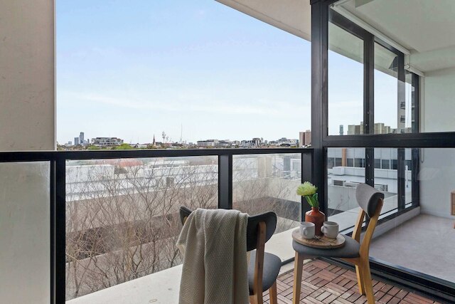 ア コージー 2BR ホーム ネクスト トゥ ザ ヤラ リバー