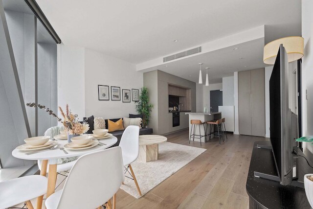 ア ラックス 2BR アパートメント ライト オポジット サザンクロス