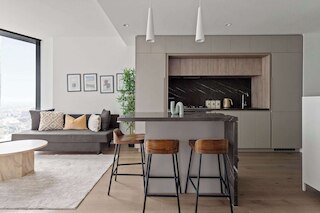 ア ラックス 2BR アパートメント ライト オポジット サザンクロス