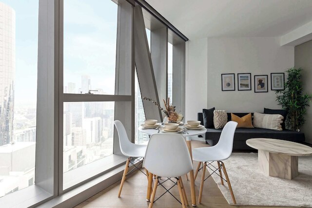 ア ラックス 2BR アパートメント ライト オポジット サザンクロス