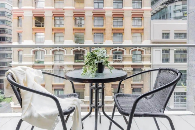 スペーシャス & コンフィー アパートメント フォー 6 ネクスト トゥ ダーリングハーバー