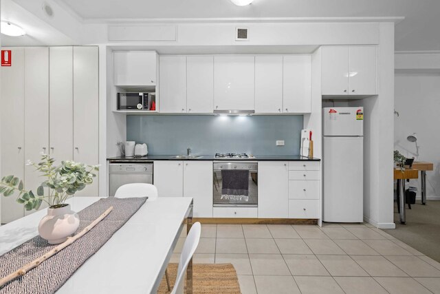 スペーシャス & コンフィー アパートメント フォー 6 ネクスト トゥ ダーリングハーバー