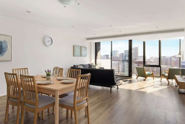 ラージ 3ベッドルーム アパートメント ニア クラウン、スリープス 10、フリー パーキング