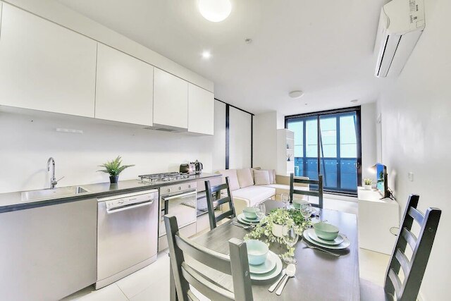 スタイリッシュ & コージー 2ベッドルーム アパートメント オン コリンズ ウィズ シティ ビューズ